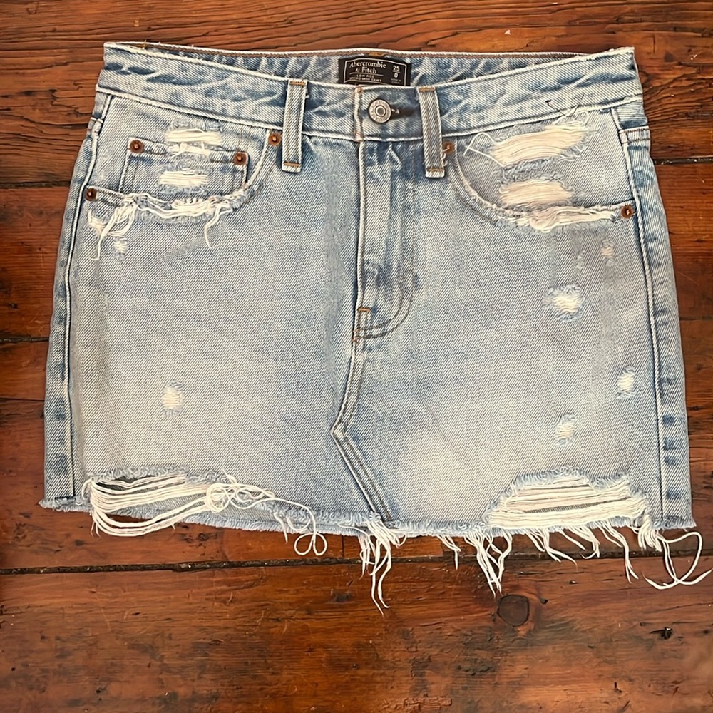 Abercrombie and Fitch low rise mini jean skirt. Size zero worn once